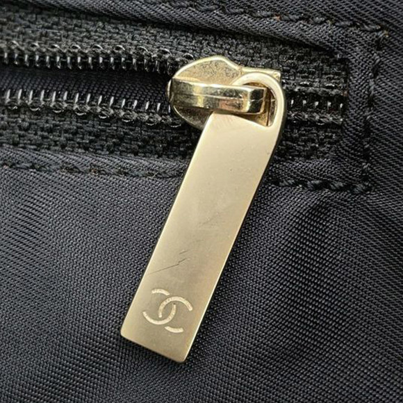 Pre-Loved Chanel New Travel Line Nylon Tote - Picture 6 of 12